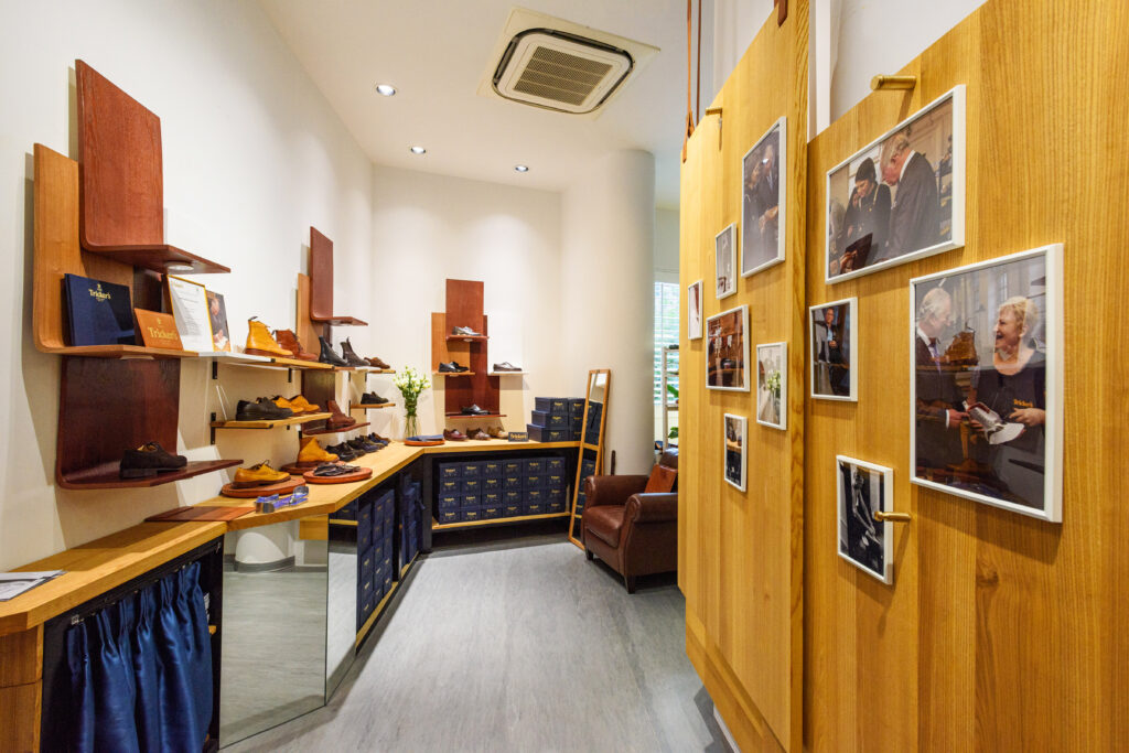 Service Centre Store Design, Trickers
