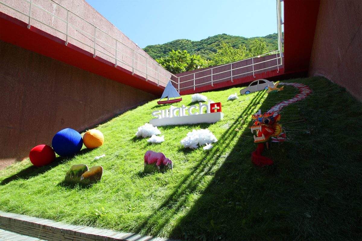 collection-launch-space-design-swatch-commune-at-the-great-wall-2014